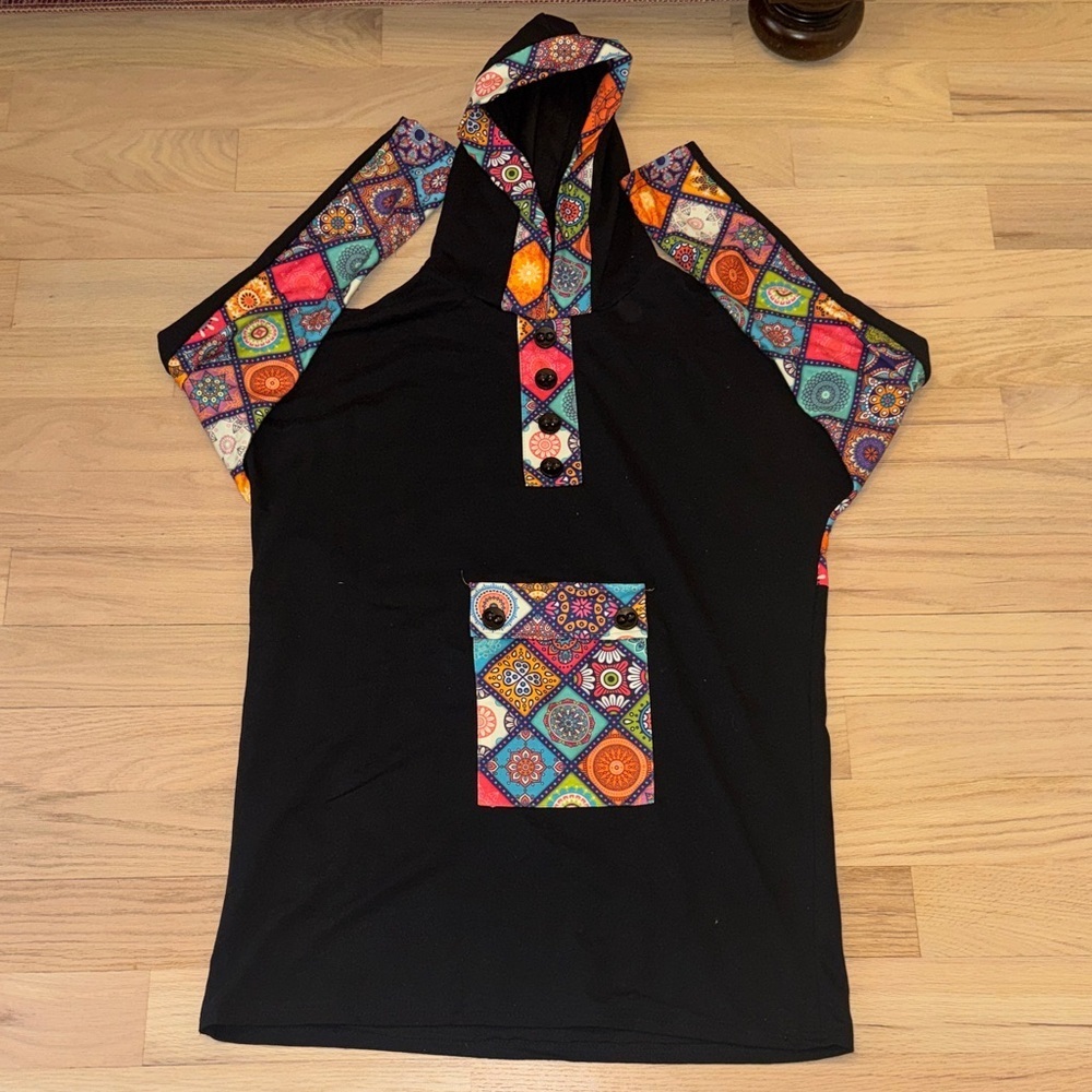 Colorful Patterned Black Top and Pants Set - Picture 2 of 13